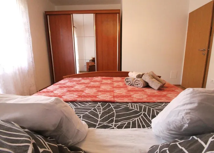 Tre Pini Pensión Seget (Umag)